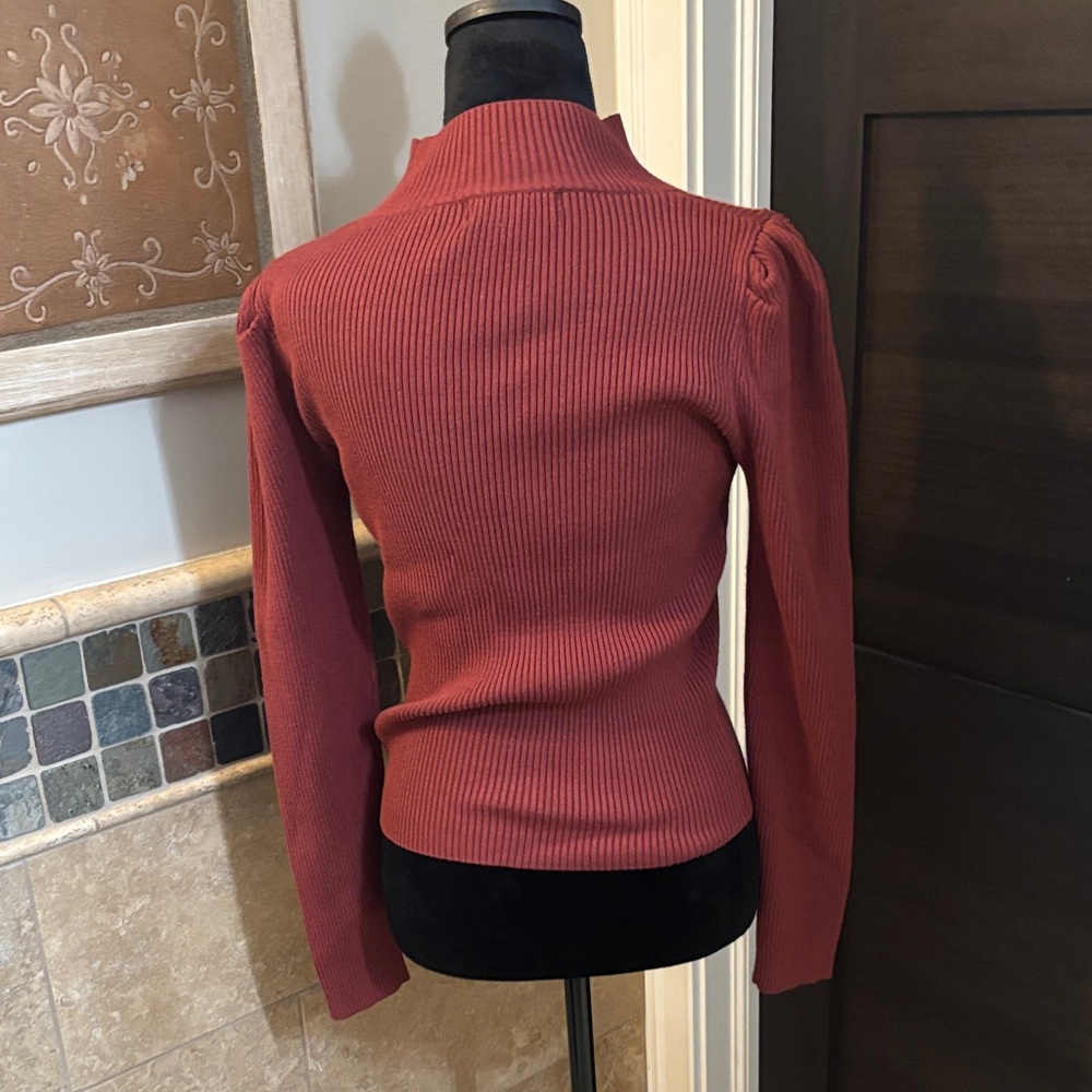 Lulu's Ribbed Mock Neck Sweater in Rosewood - Picture 4 of 4